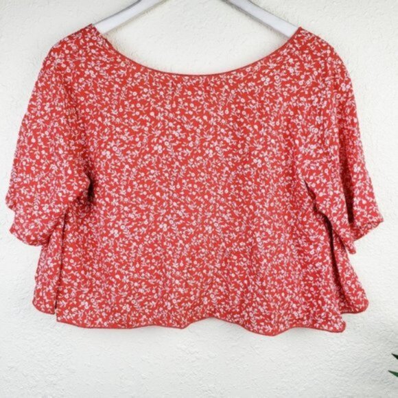 Revolve OTIS & MACLAIN Cropped Floral Top Blouse Oversized size XS Microfloral - Picture 6 of 11